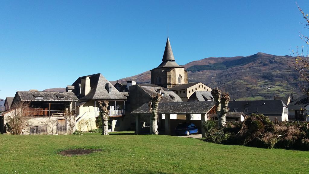 Les Rochers Saint-Savin  Екстер'єр фото