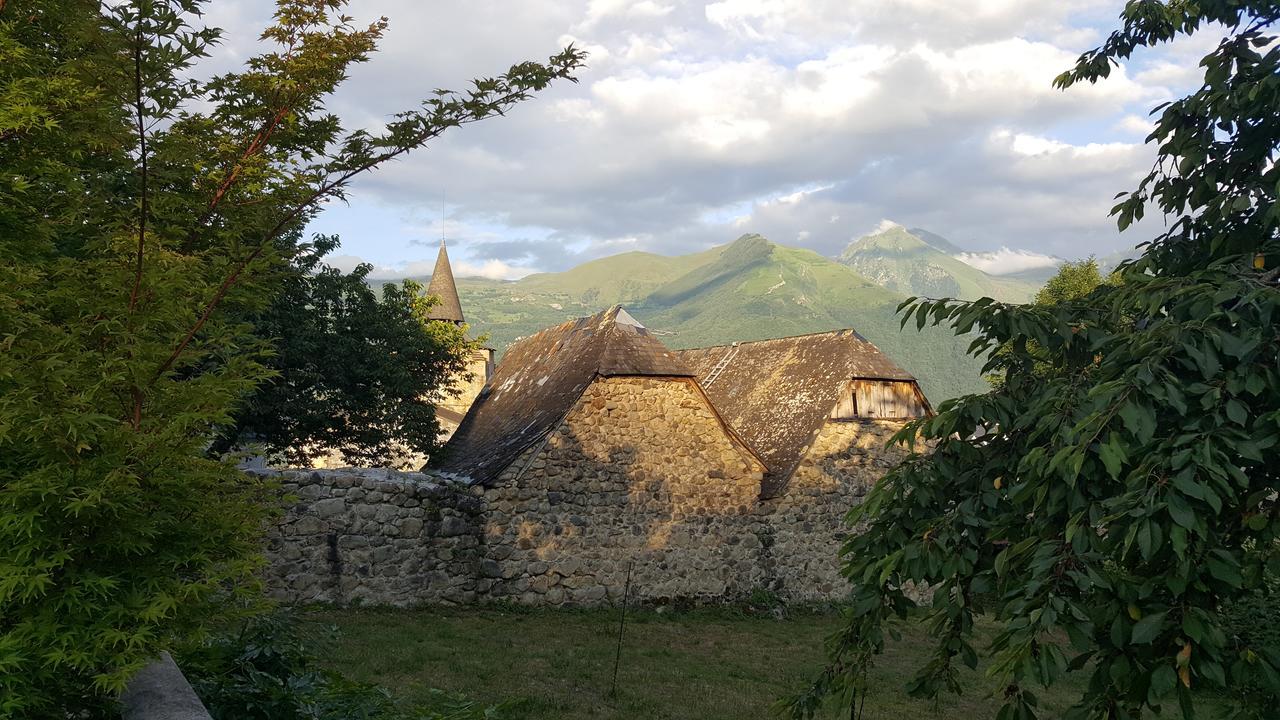 Les Rochers Saint-Savin  Екстер'єр фото